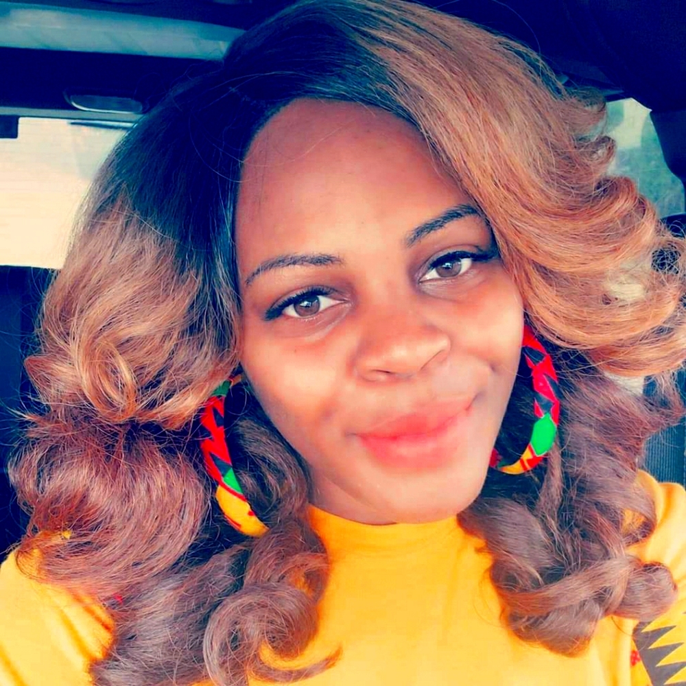 Meet your Posher, Latoya
